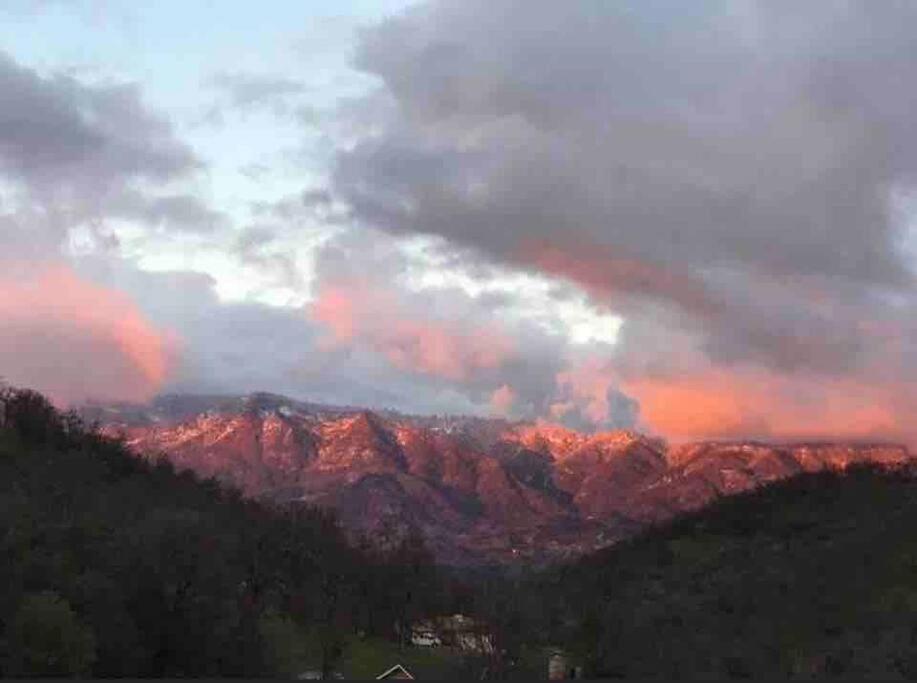 Waxberry Getaway Sequoia/Kings Canyon National Pks وادي سكوا المظهر الخارجي الصورة